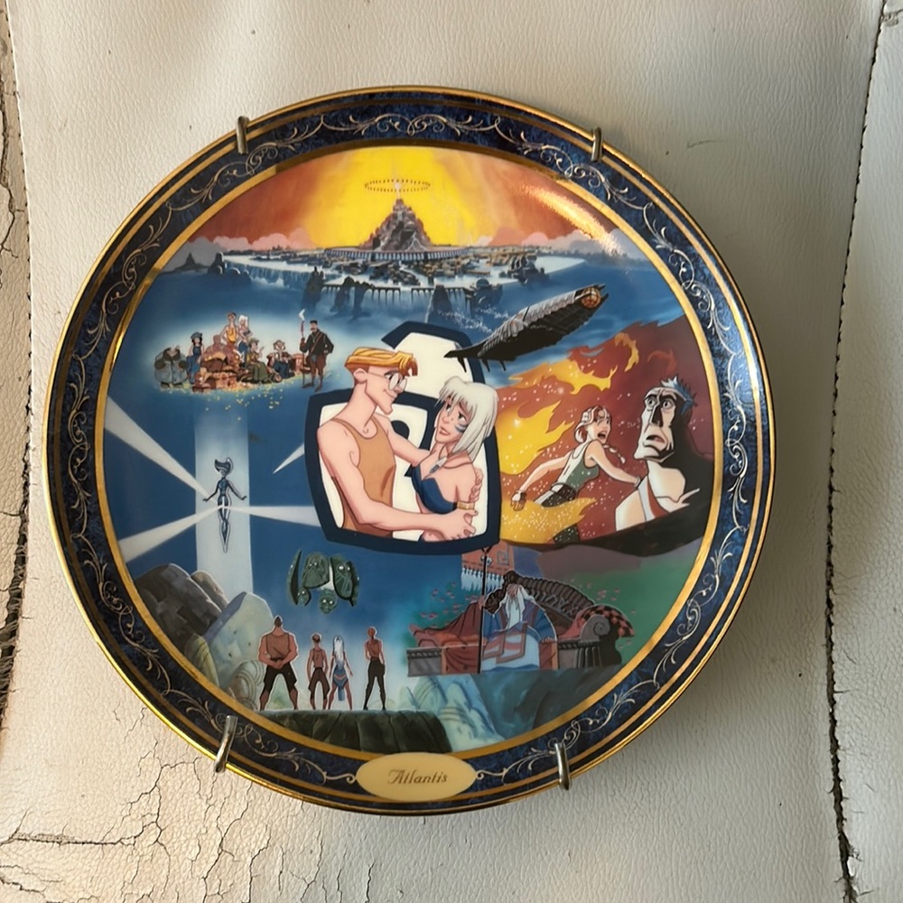 Disney Atlantis Ever After LE Plate with Plate Wall Hanger